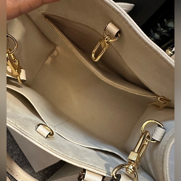 LV OnTheGo BB small shoulder/handbag - Picture 7 of 7